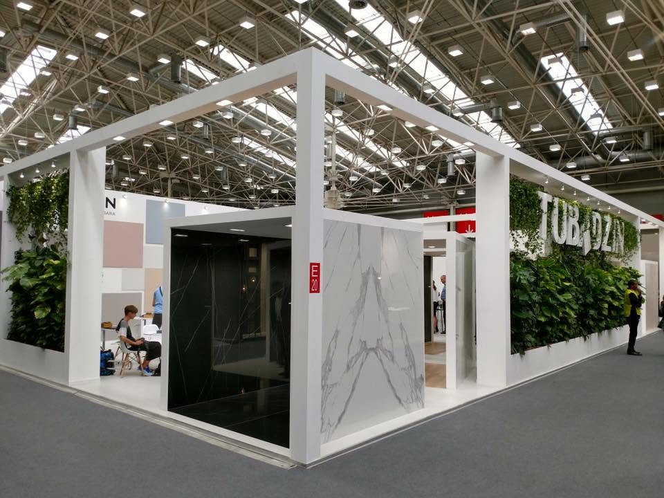 Aranżacja wnętrza usługowego — architekt Tomek Smus